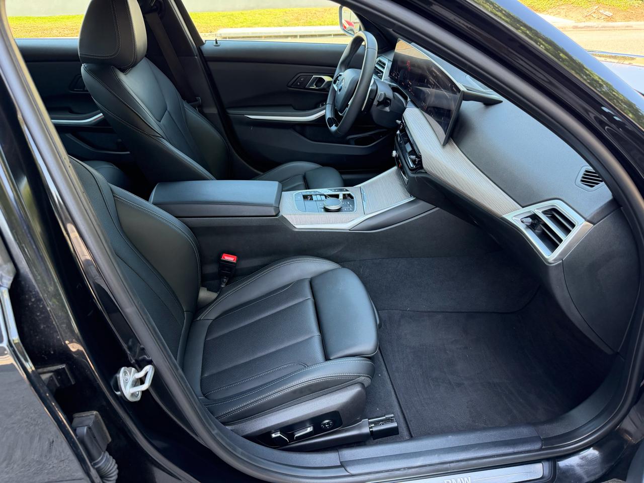 BMW 3-Series 330i 2025