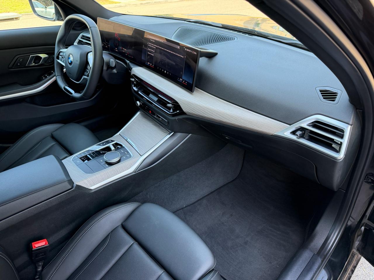 BMW 3-Series 330i 2025
