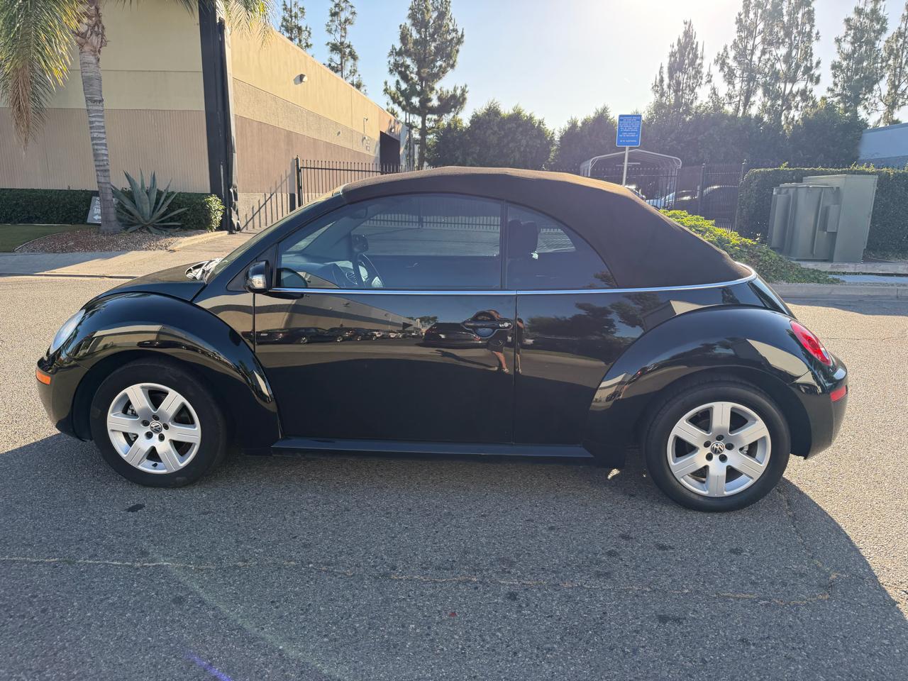 Volkswagen New Beetle 2.5L Convertible 2007