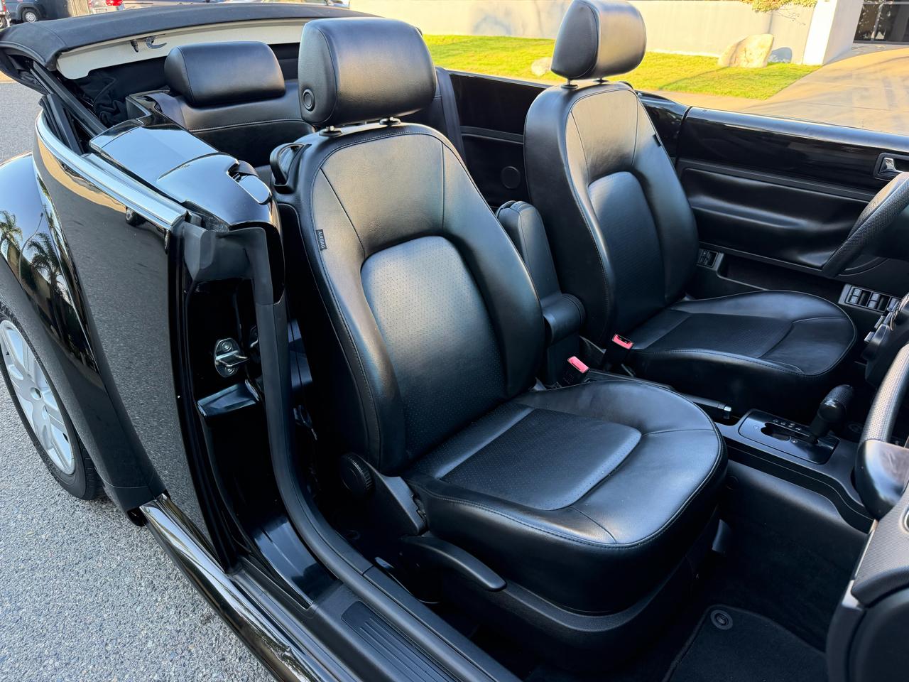 Volkswagen New Beetle 2.5L Convertible 2007