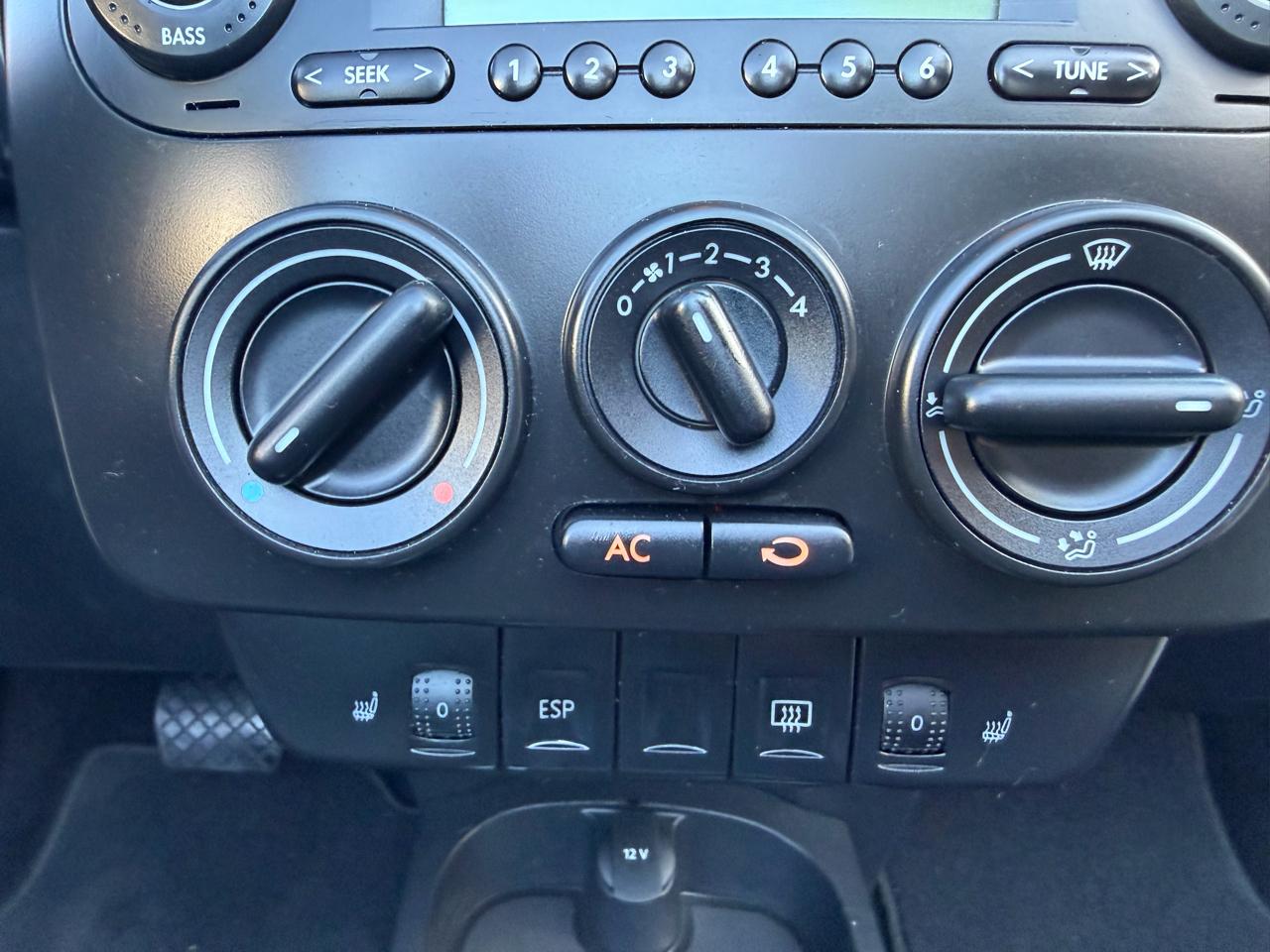 Volkswagen New Beetle 2.5L Convertible 2007