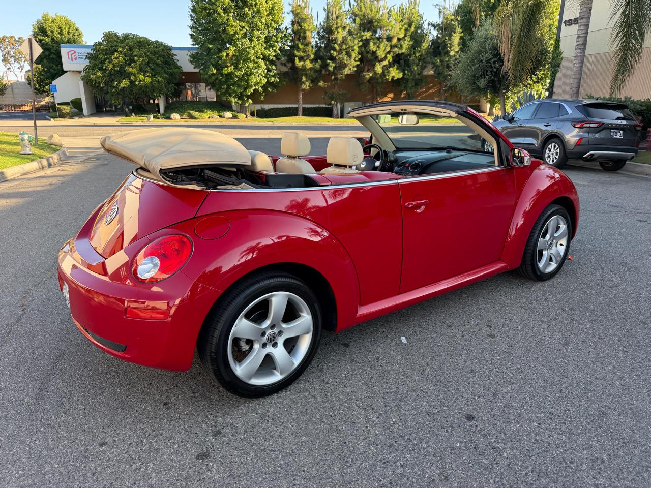 Volkswagen New Beetle 2.5L PZEV Convertible 2006