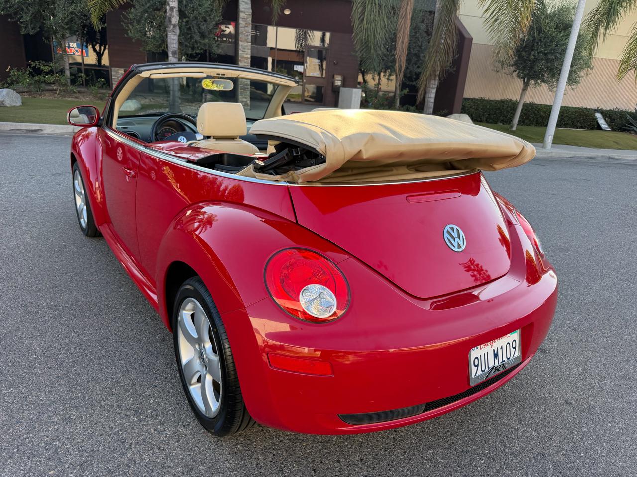Volkswagen New Beetle 2.5L PZEV Convertible 2006