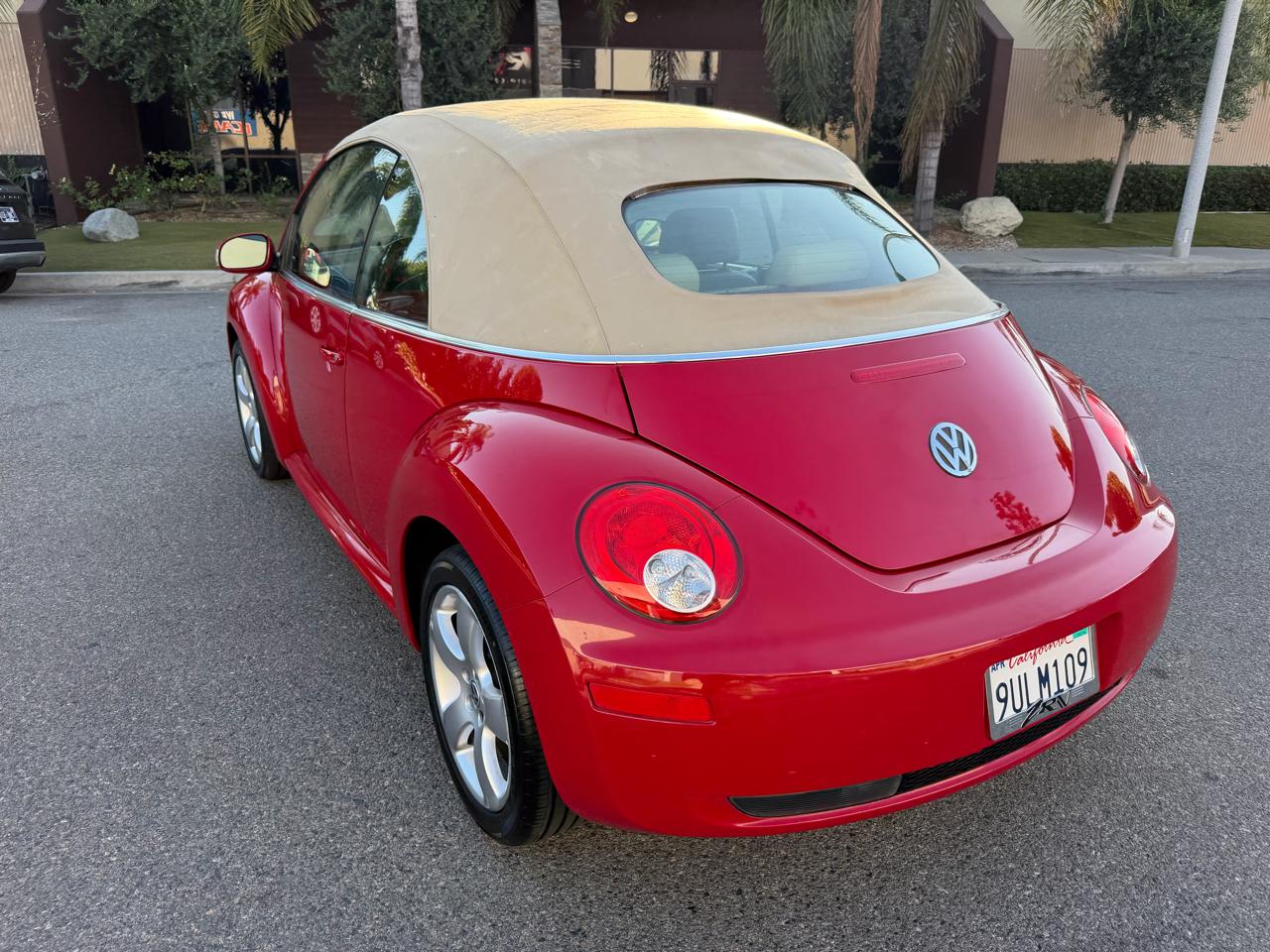 Volkswagen New Beetle 2.5L PZEV Convertible 2006