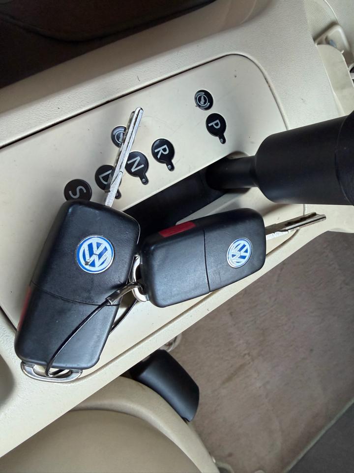 Volkswagen New Beetle 2.5L PZEV Convertible 2006