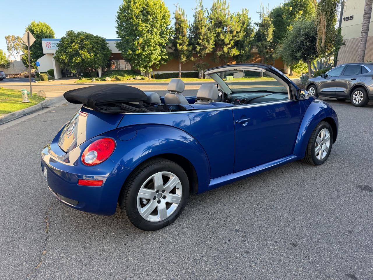 Volkswagen New Beetle 2.5L PZEV Convertible 2007