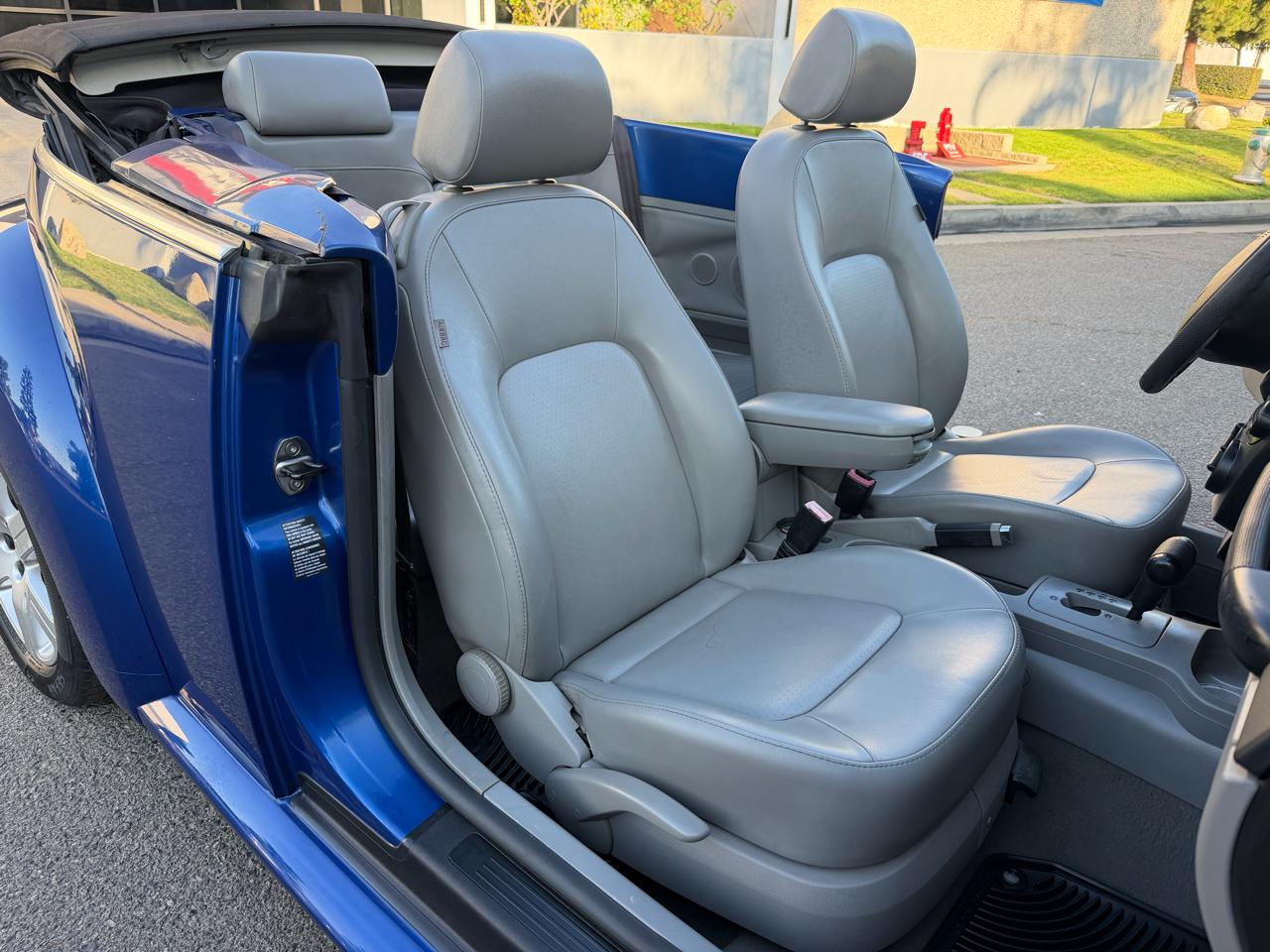 Volkswagen New Beetle 2.5L PZEV Convertible 2007