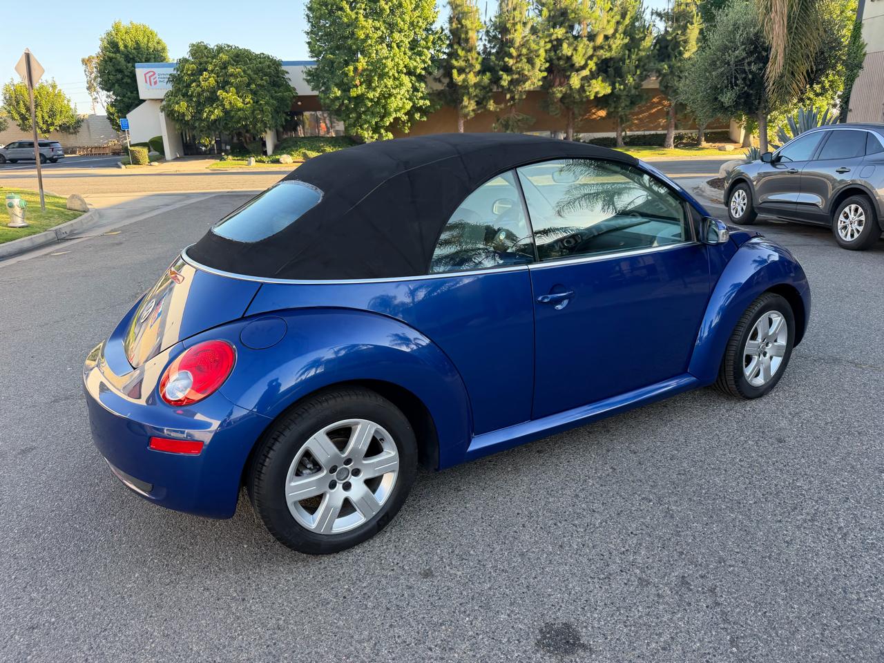 Volkswagen New Beetle 2.5L PZEV Convertible 2007