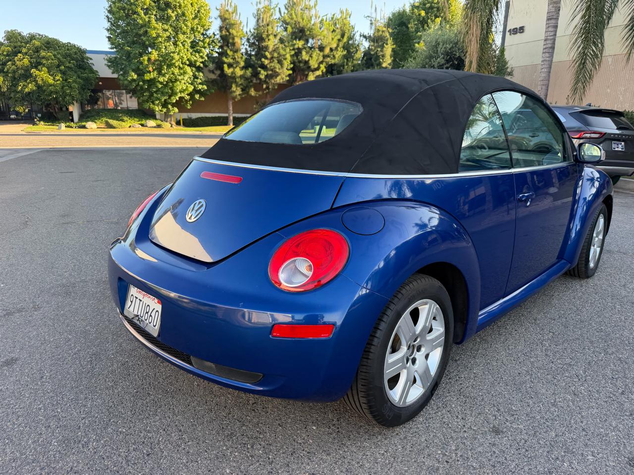 Volkswagen New Beetle 2.5L PZEV Convertible 2007