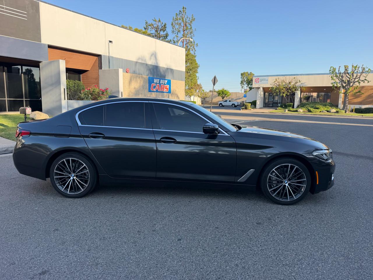 BMW 5-Series 530i 2023
