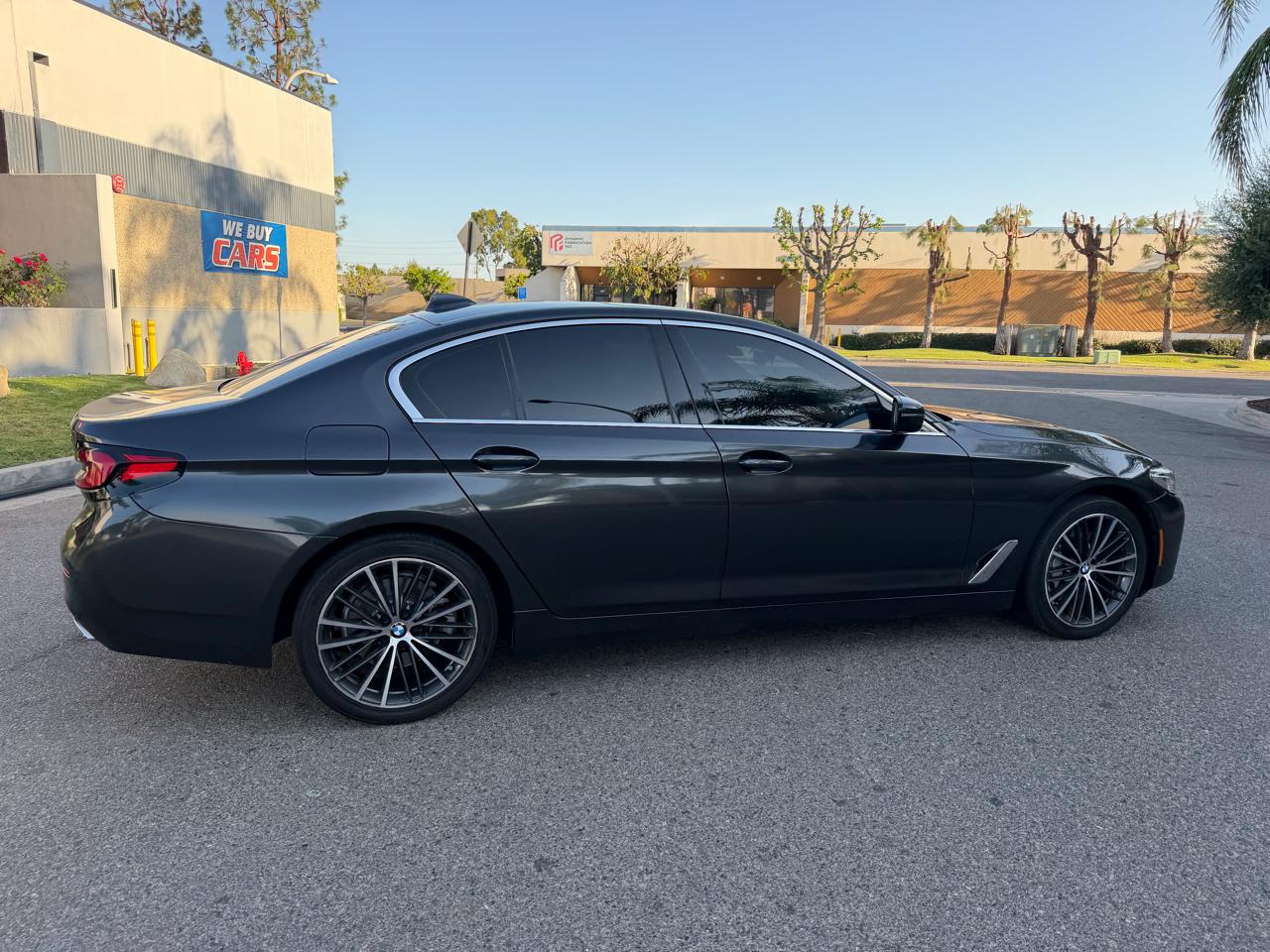 BMW 5-Series 530i 2023
