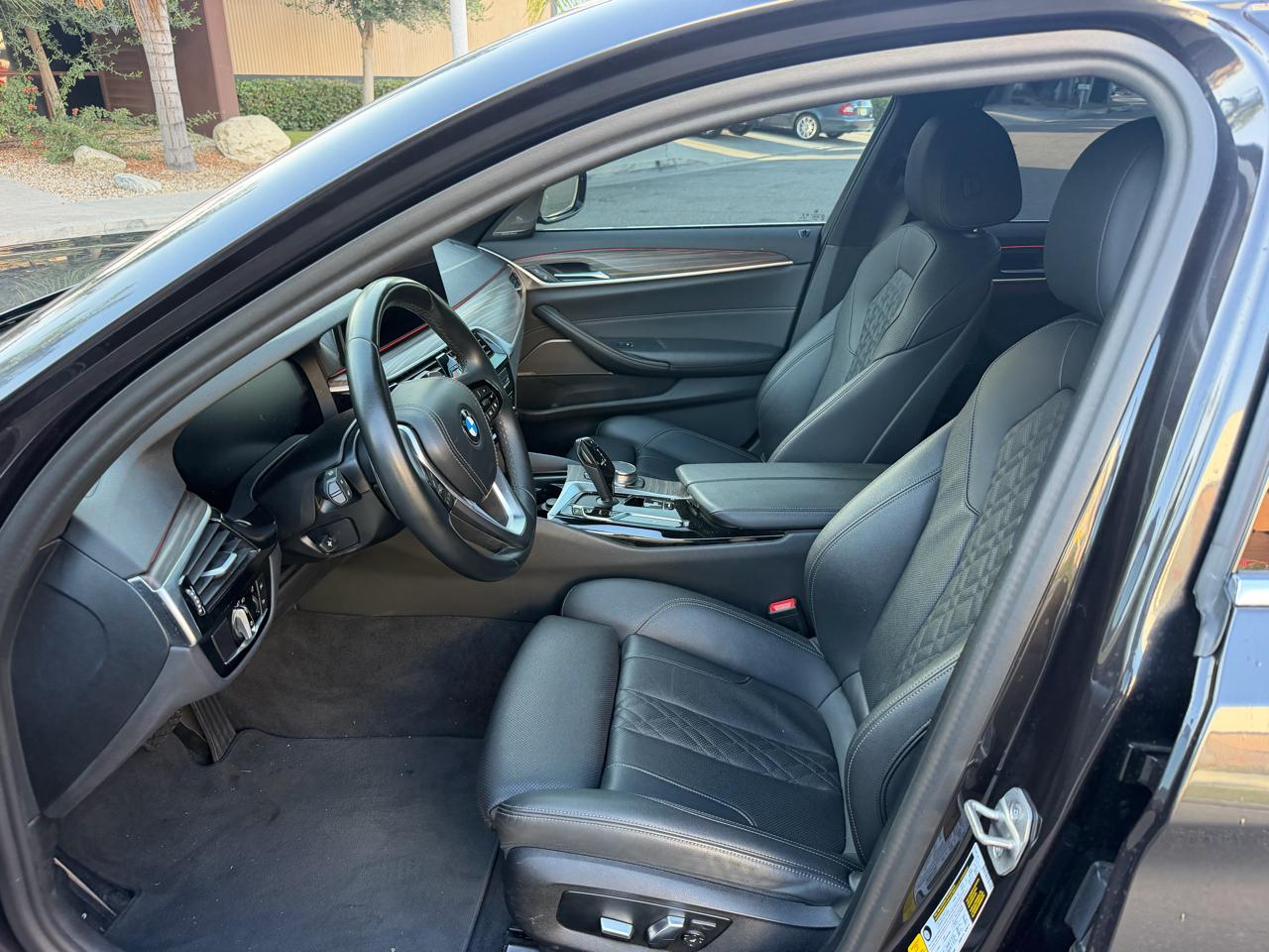 BMW 5-Series 530i 2023
