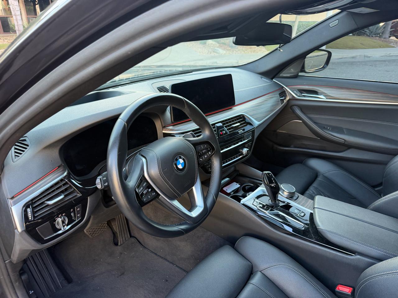 BMW 5-Series 530i 2023