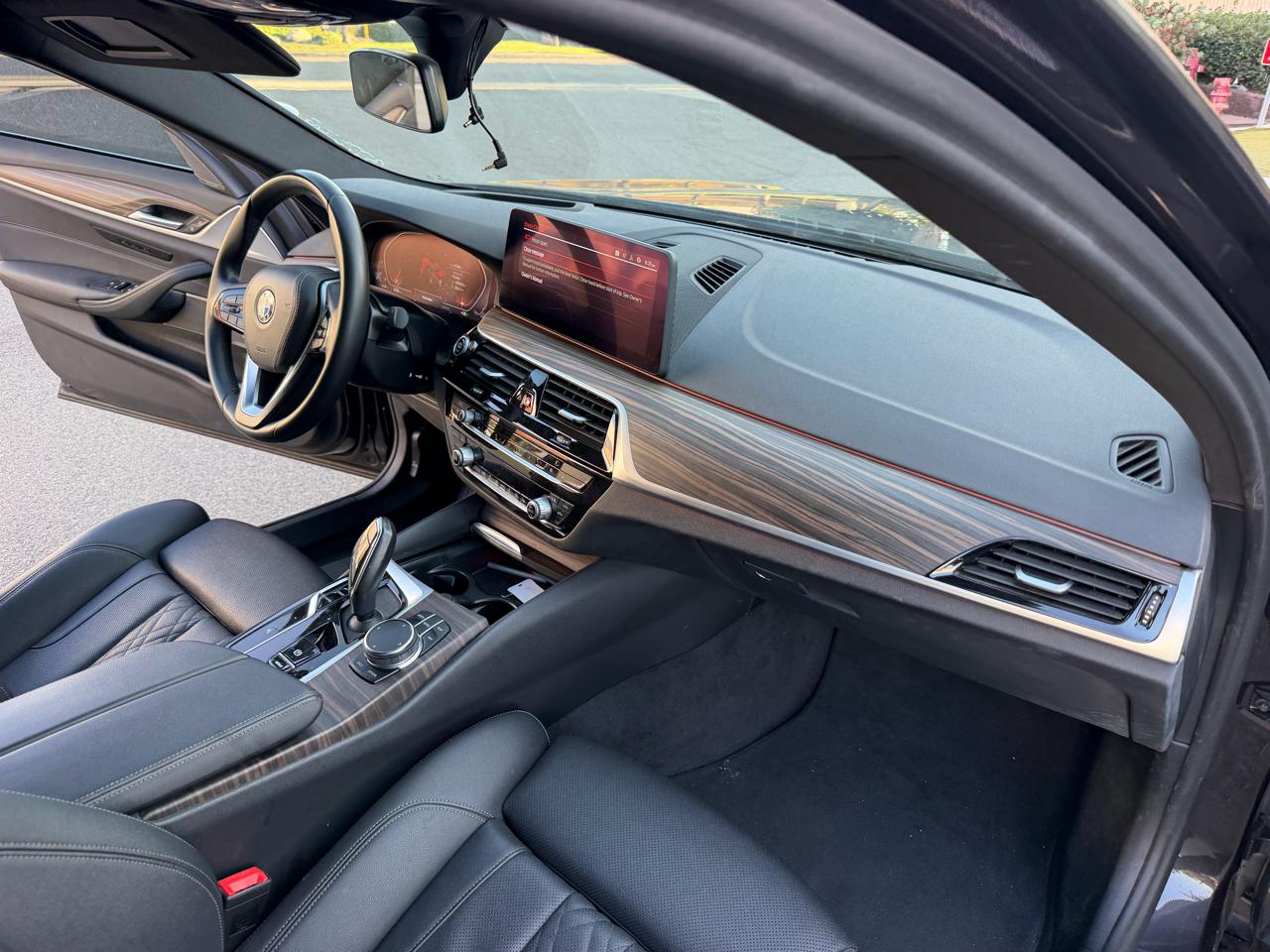 BMW 5-Series 530i 2023