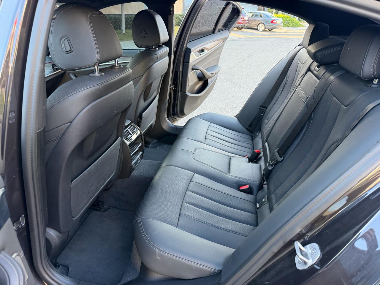 BMW 5-Series 530i 2023