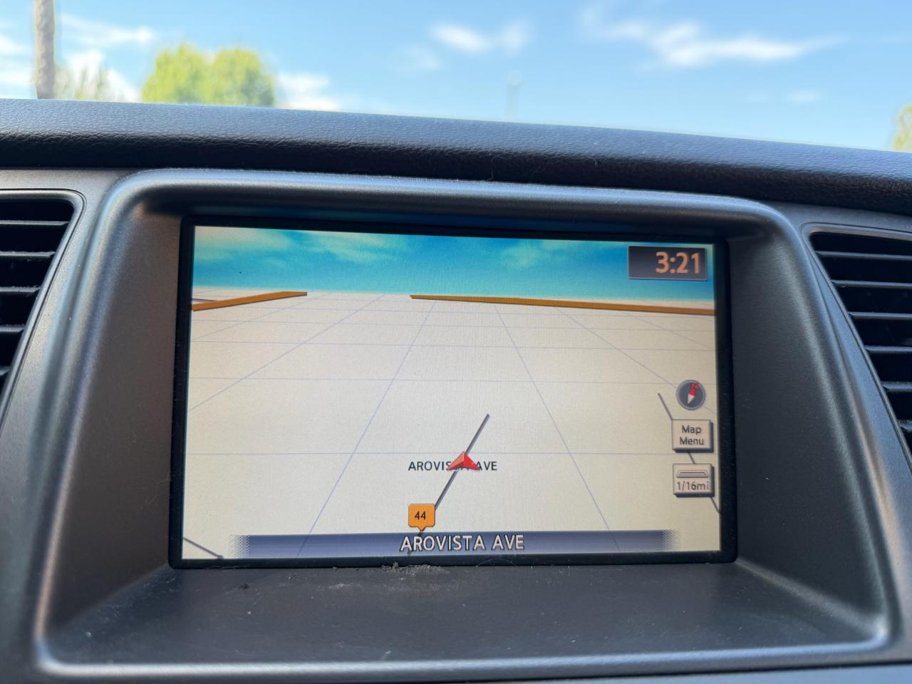 Nissan Murano S AWD 2011