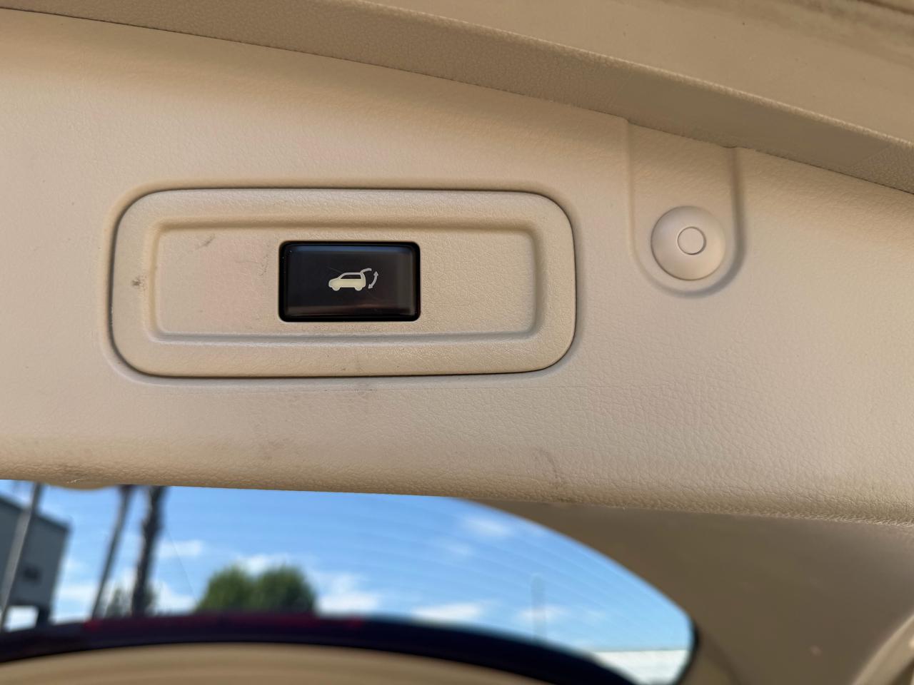 Nissan Murano S AWD 2011