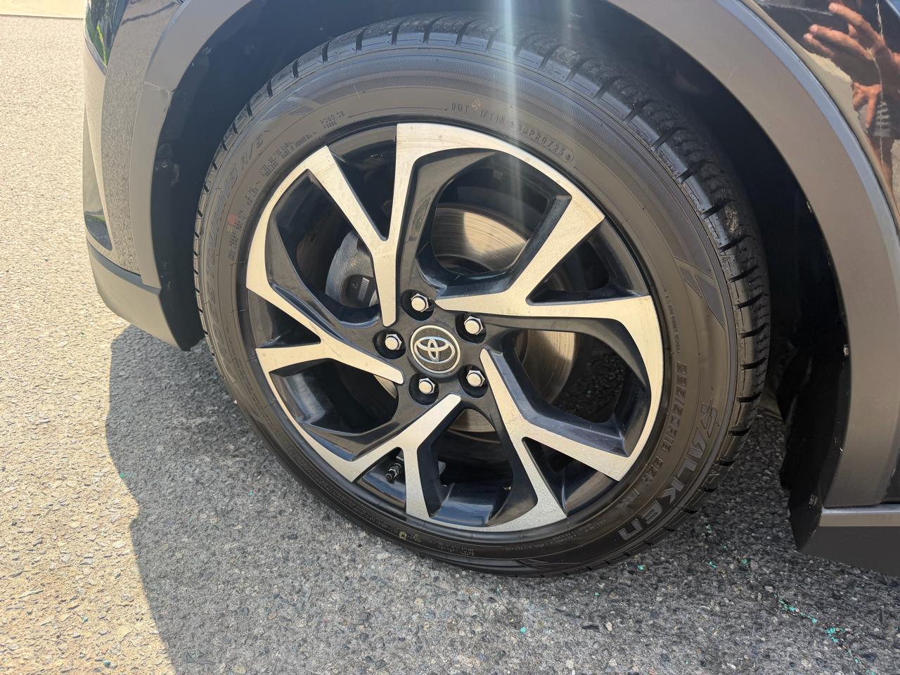 Toyota C-HR XLE 2018