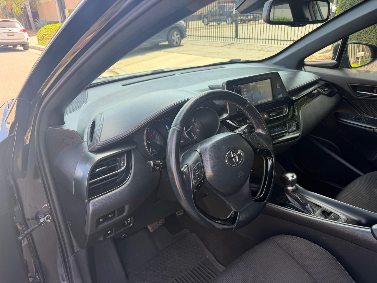 Toyota C-HR XLE 2018