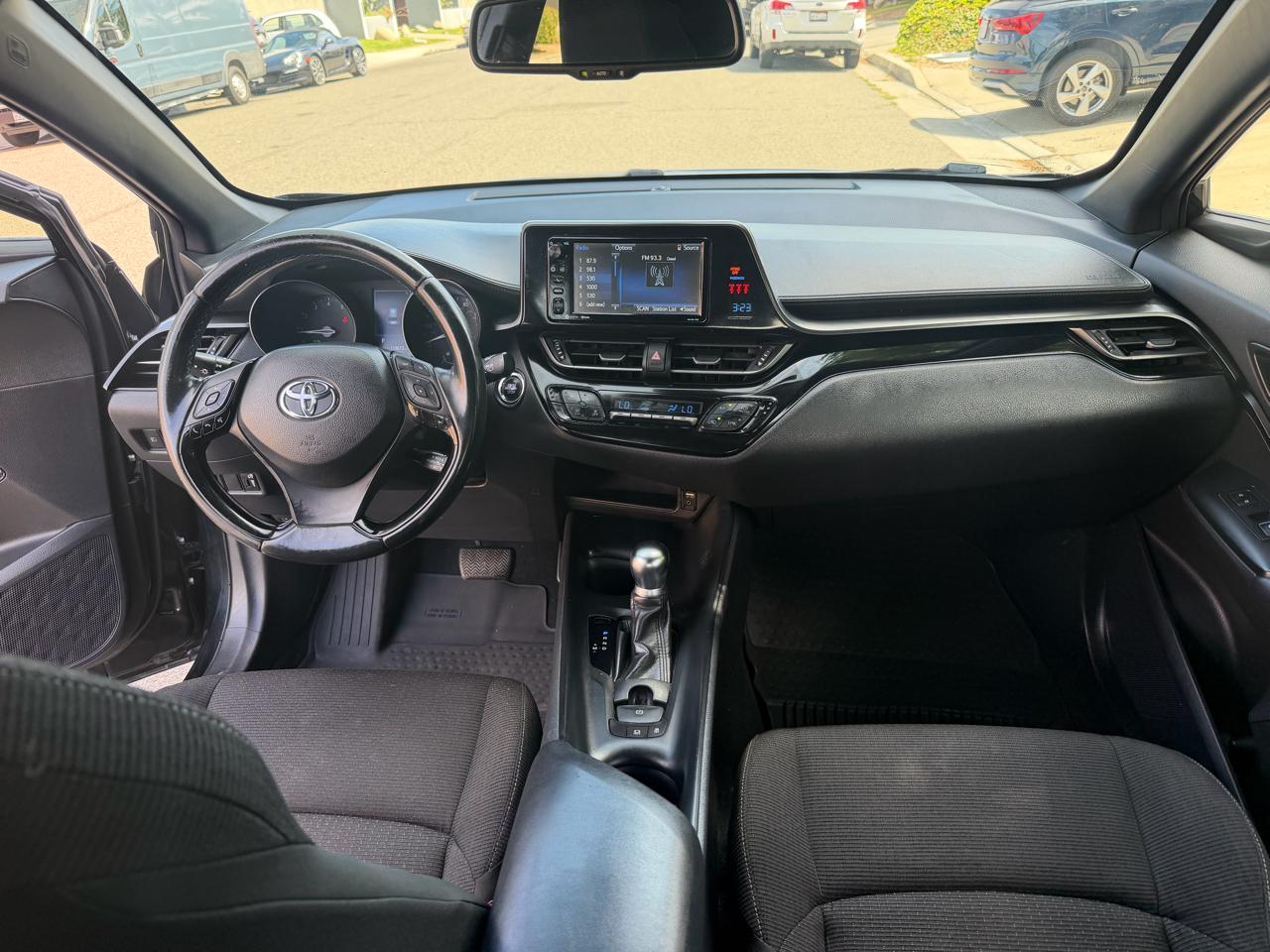 Toyota C-HR XLE 2018