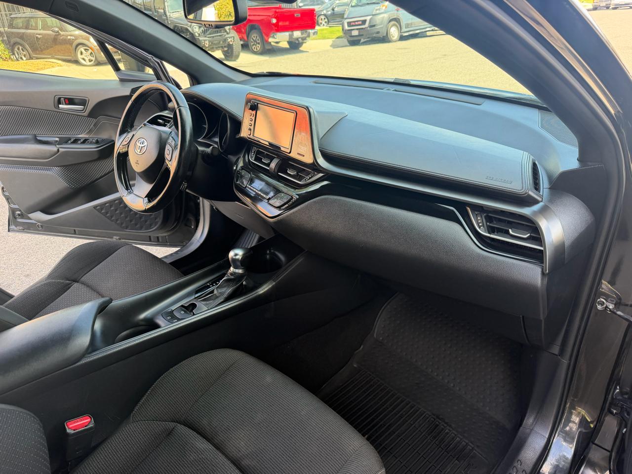 Toyota C-HR XLE 2018