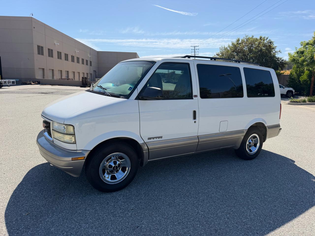 GMC Safari Passenger Van 2002