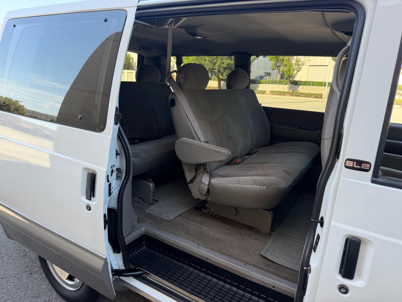 GMC Safari Passenger Van 2002