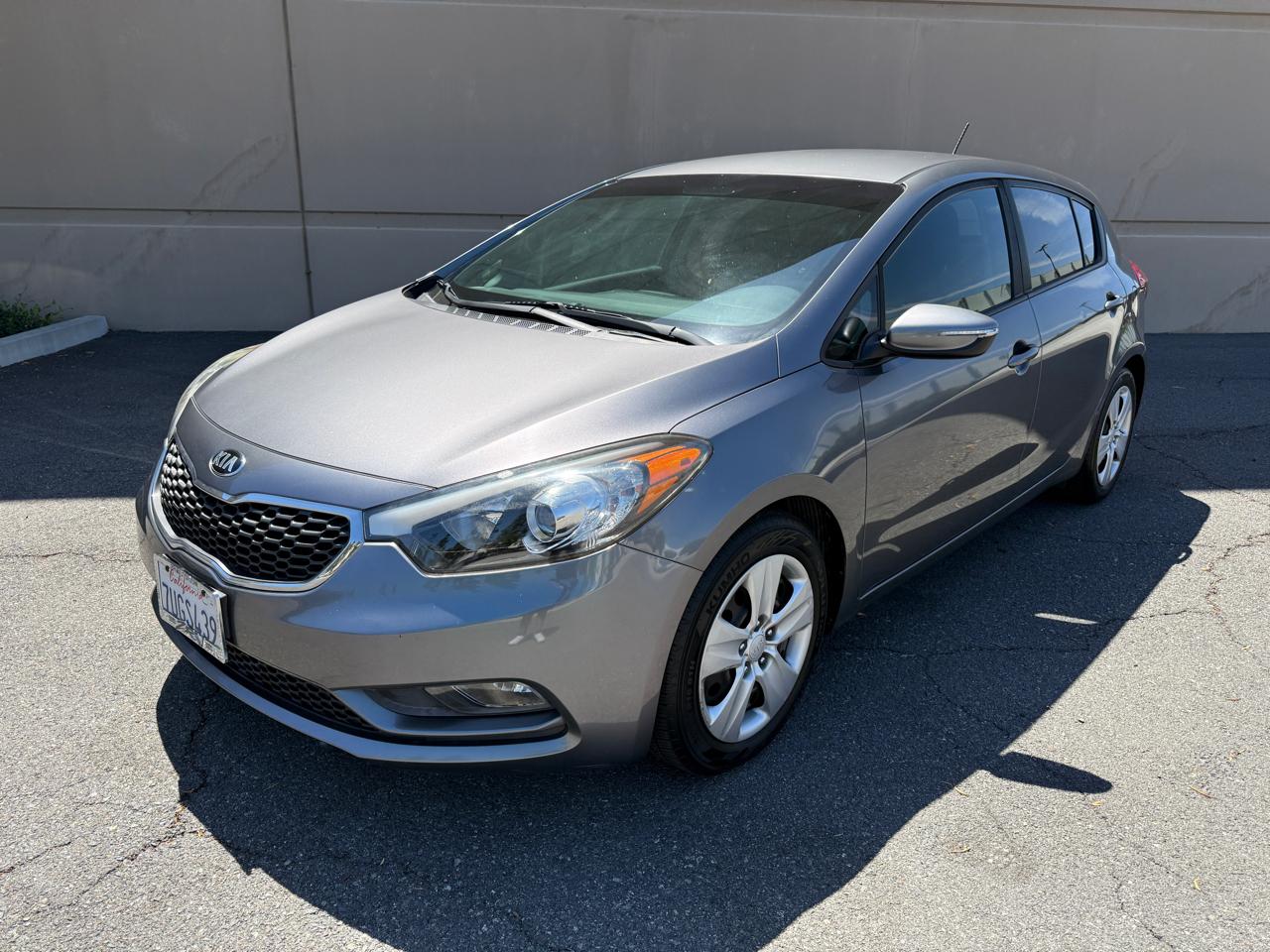 Kia Forte 5-Door LX 2016