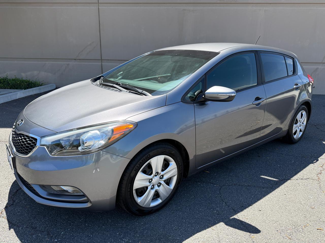 Kia Forte 5-Door LX 2016