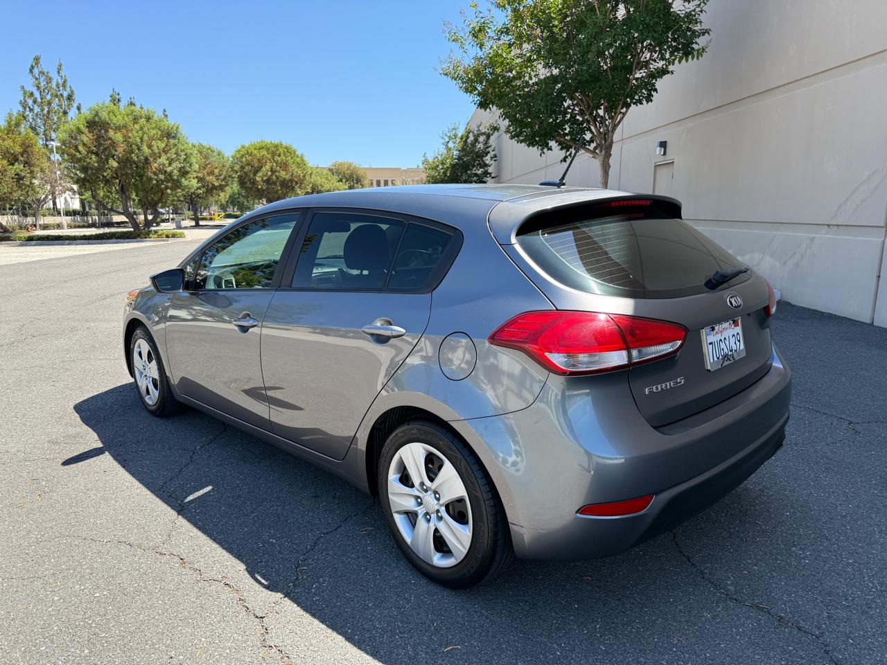 Kia Forte 5-Door LX 2016