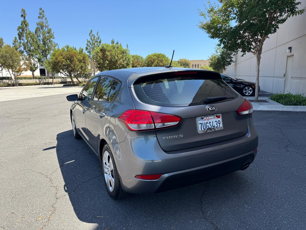 Kia Forte 5-Door LX 2016