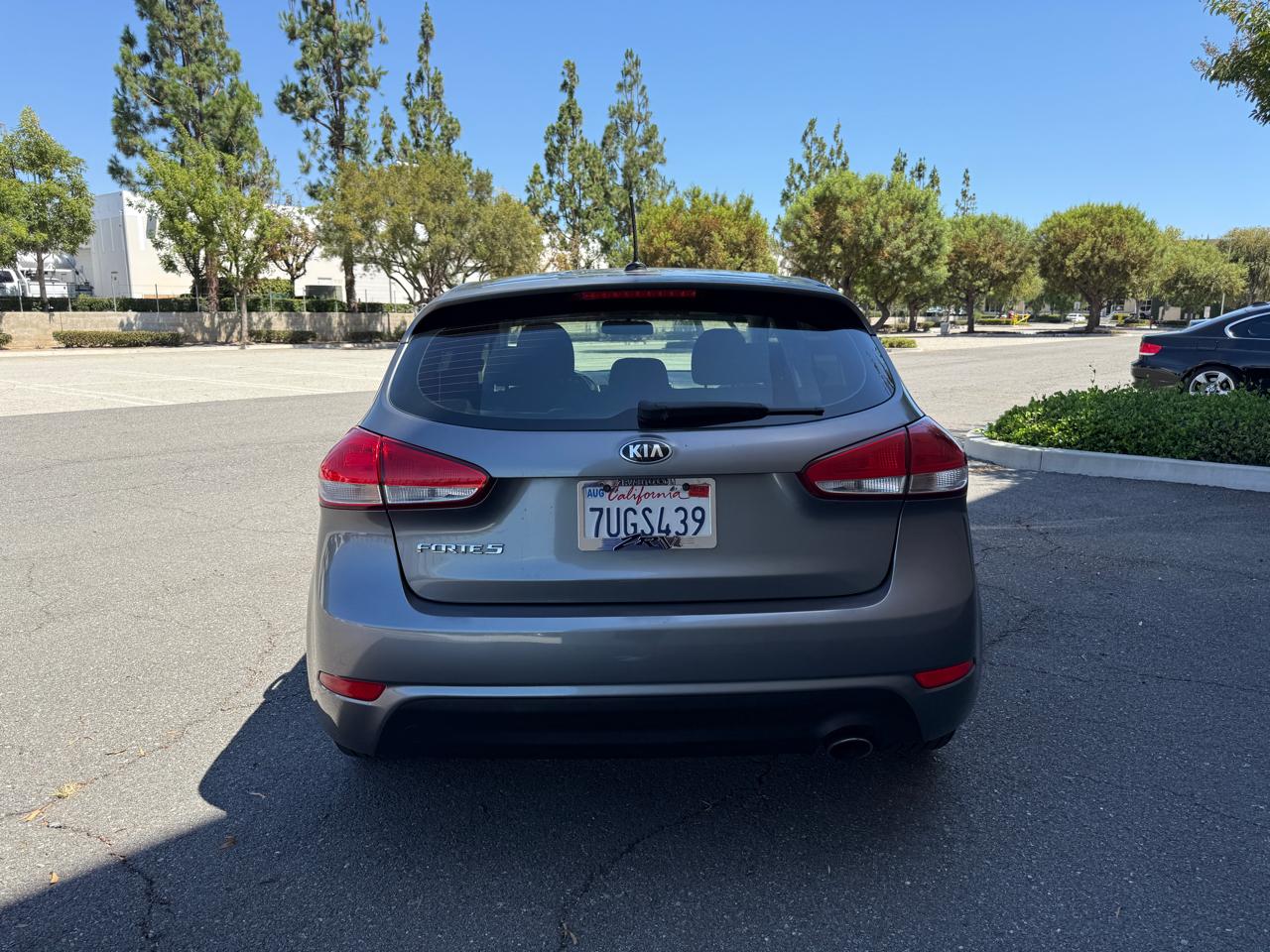 Kia Forte 5-Door LX 2016