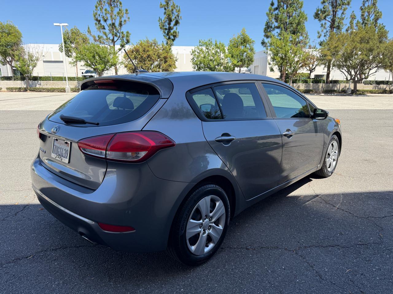 Kia Forte 5-Door LX 2016