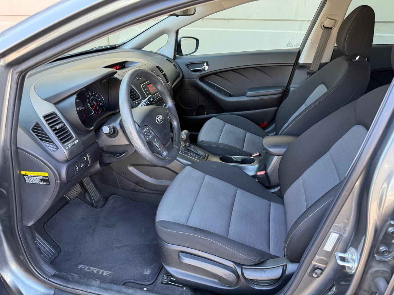 Kia Forte 5-Door LX 2016