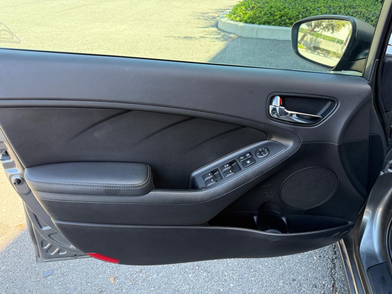 Kia Forte 5-Door LX 2016