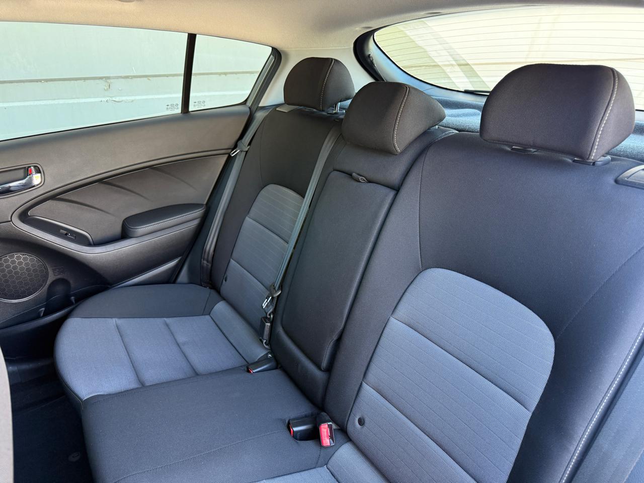 Kia Forte 5-Door LX 2016