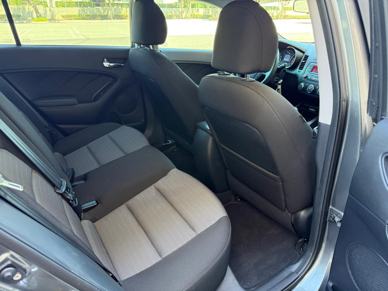 Kia Forte 5-Door LX 2016