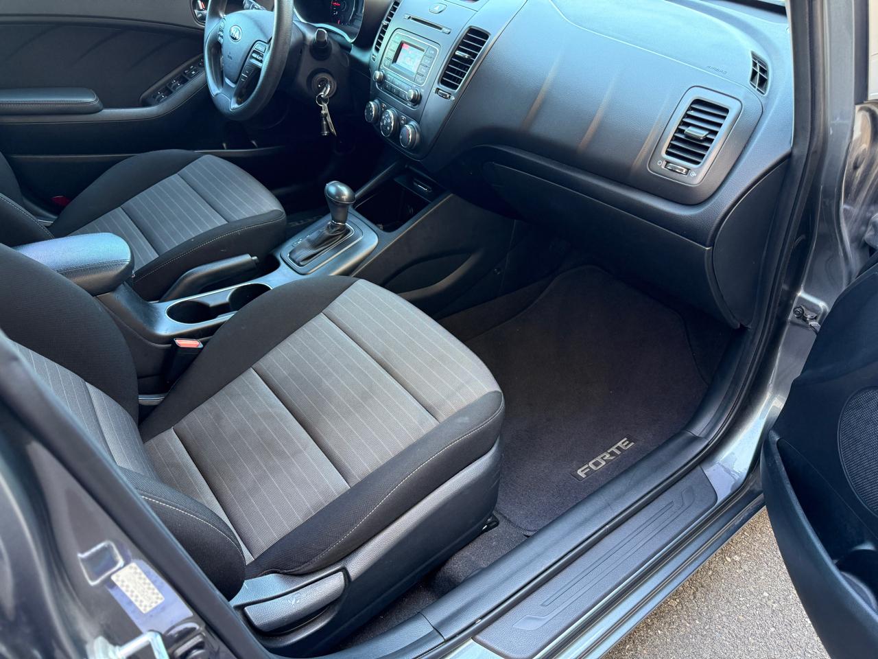 Kia Forte 5-Door LX 2016
