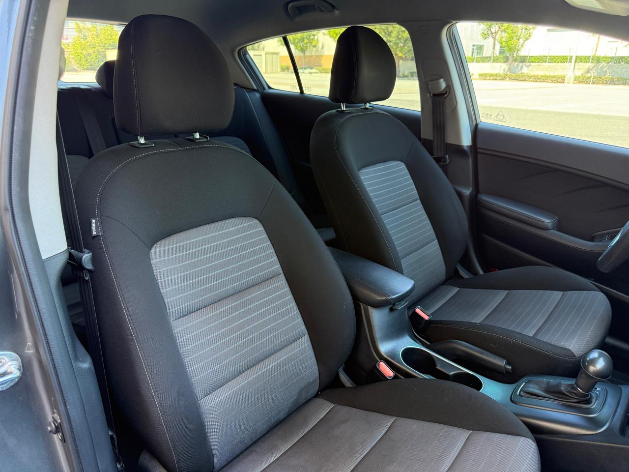 Kia Forte 5-Door LX 2016