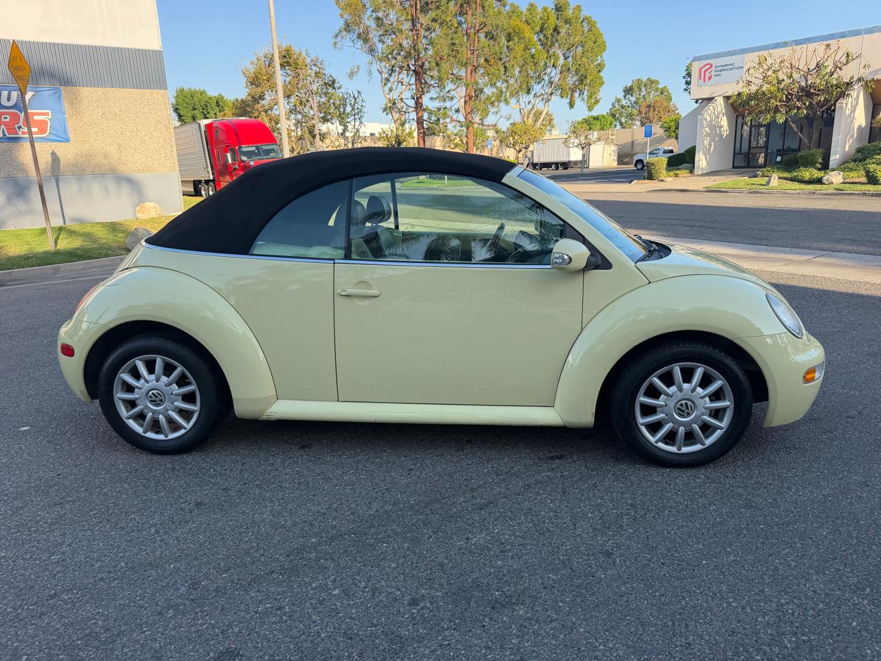 Volkswagen New Beetle GLS 2.0L Convertible 2004