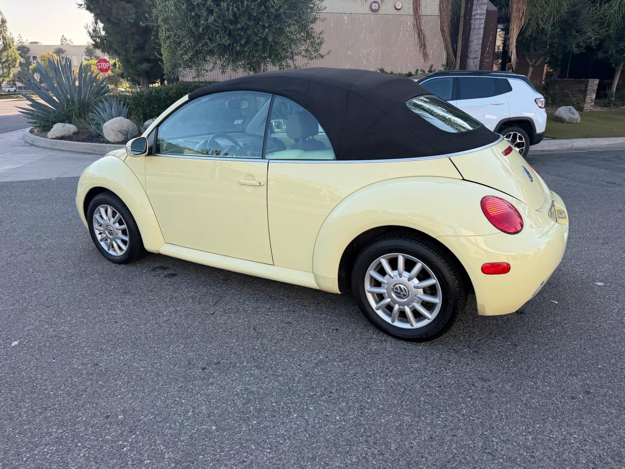 Volkswagen New Beetle GLS 2.0L Convertible 2004
