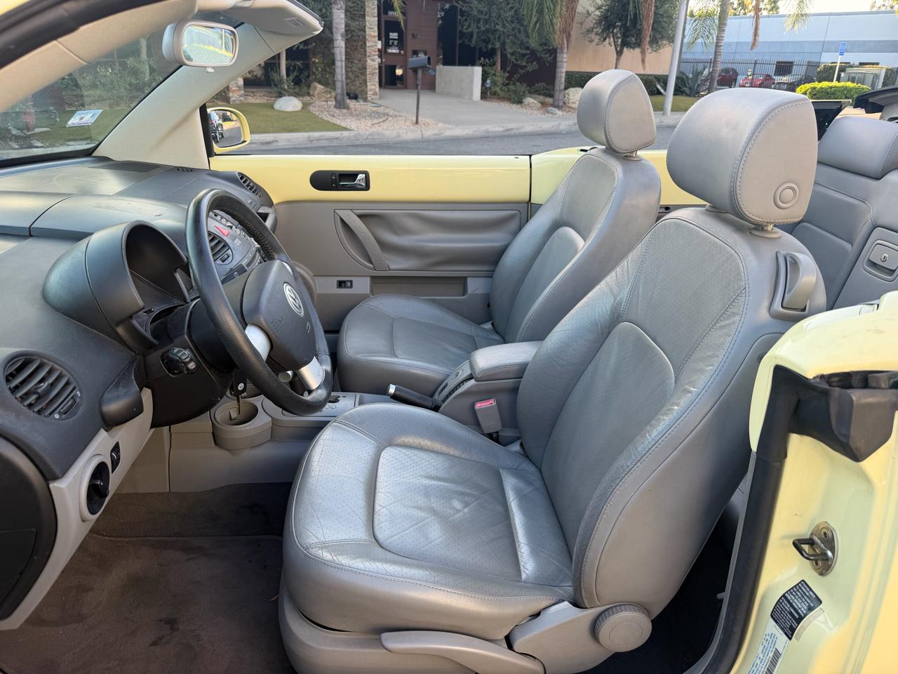 Volkswagen New Beetle GLS 2.0L Convertible 2004