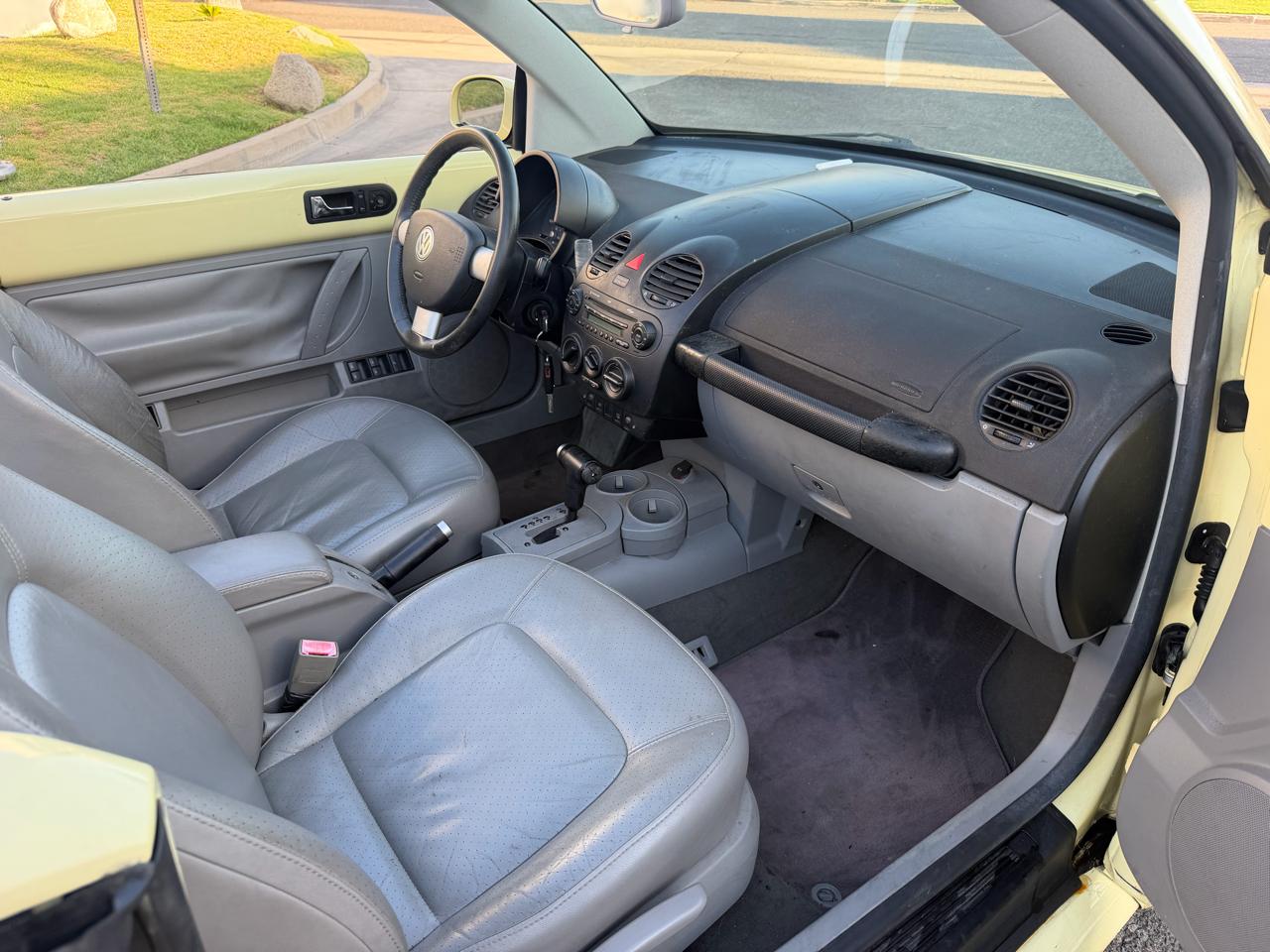 Volkswagen New Beetle GLS 2.0L Convertible 2004