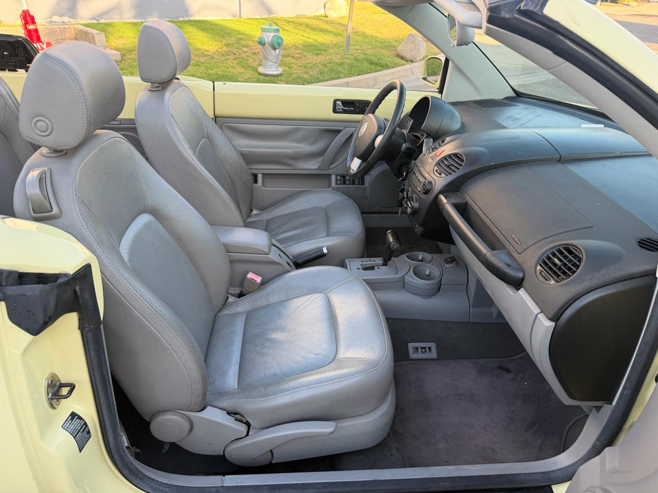 Volkswagen New Beetle GLS 2.0L Convertible 2004