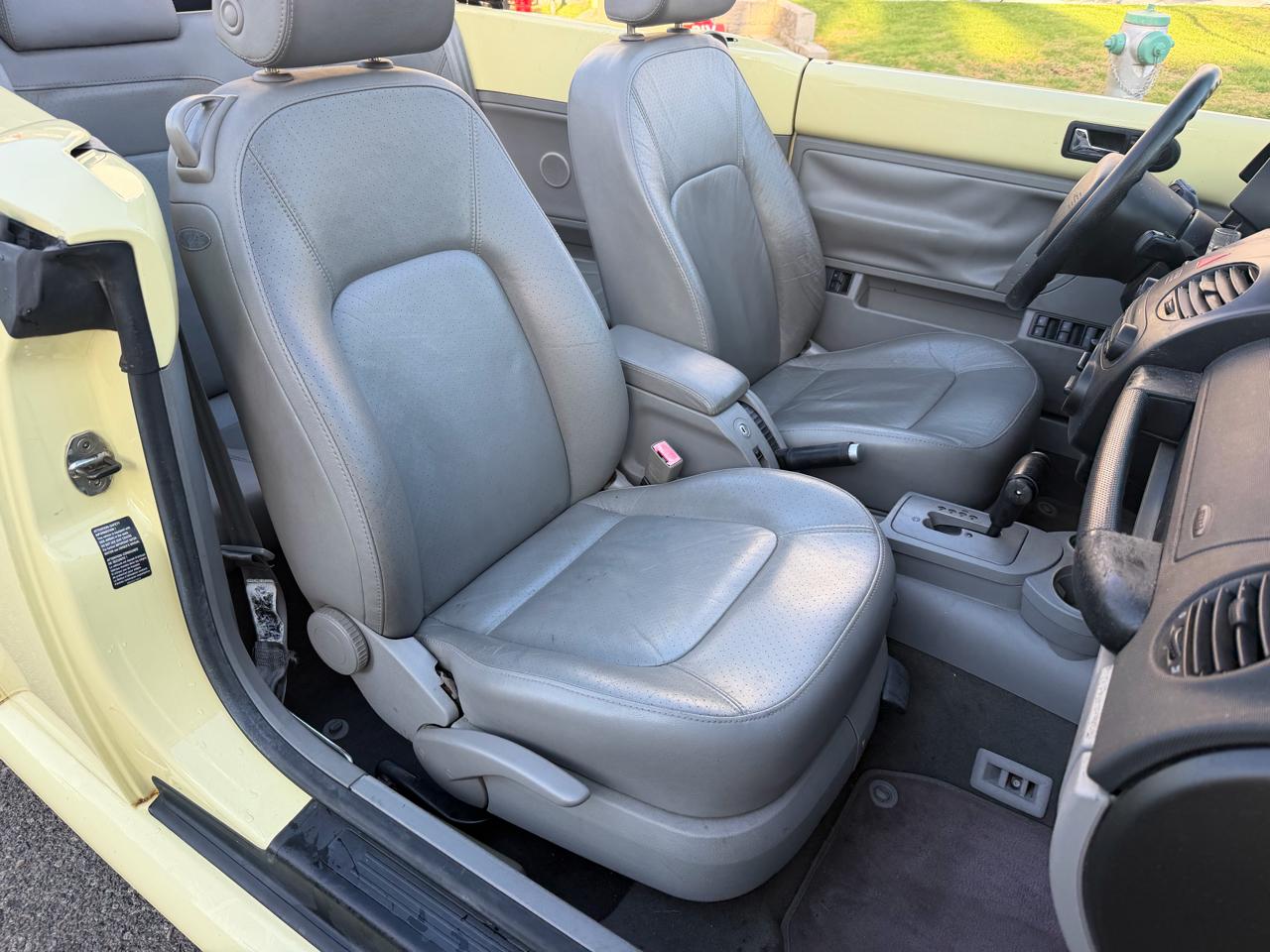 Volkswagen New Beetle GLS 2.0L Convertible 2004