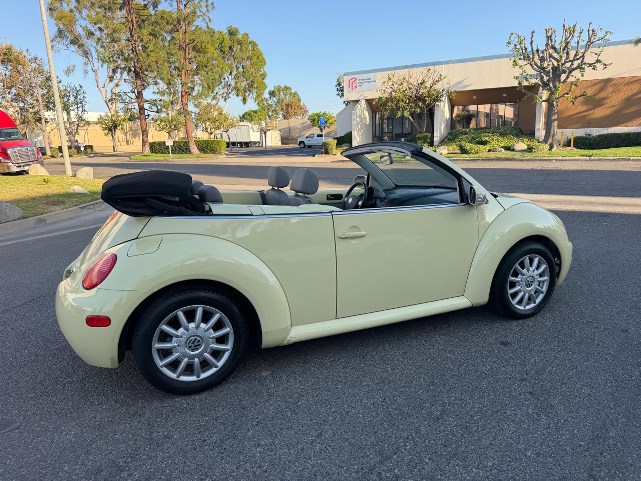 Volkswagen New Beetle GLS 2.0L Convertible 2004