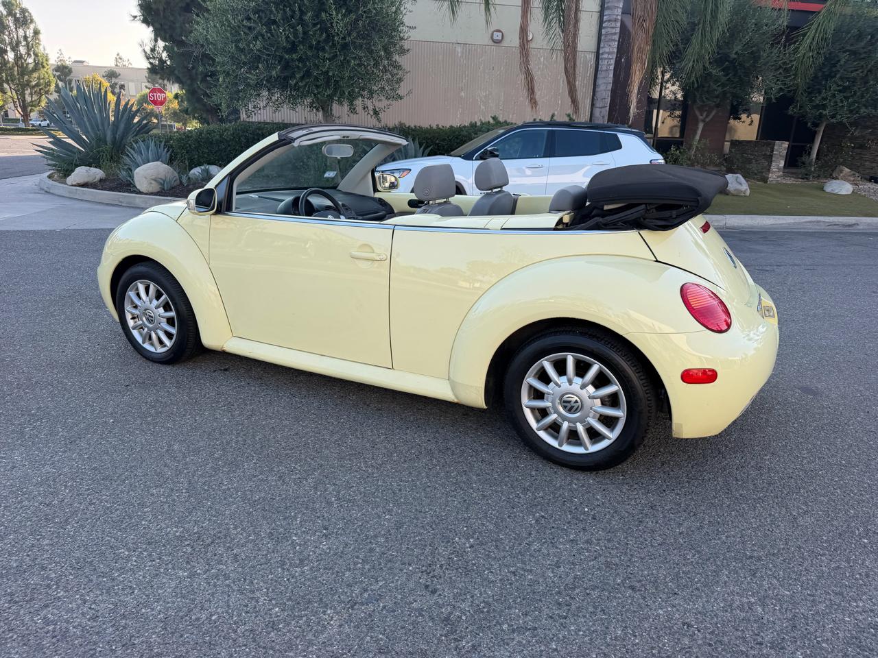 Volkswagen New Beetle GLS 2.0L Convertible 2004