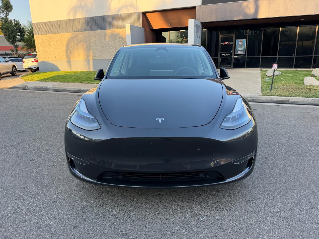 Tesla Model Y Long Range 2024