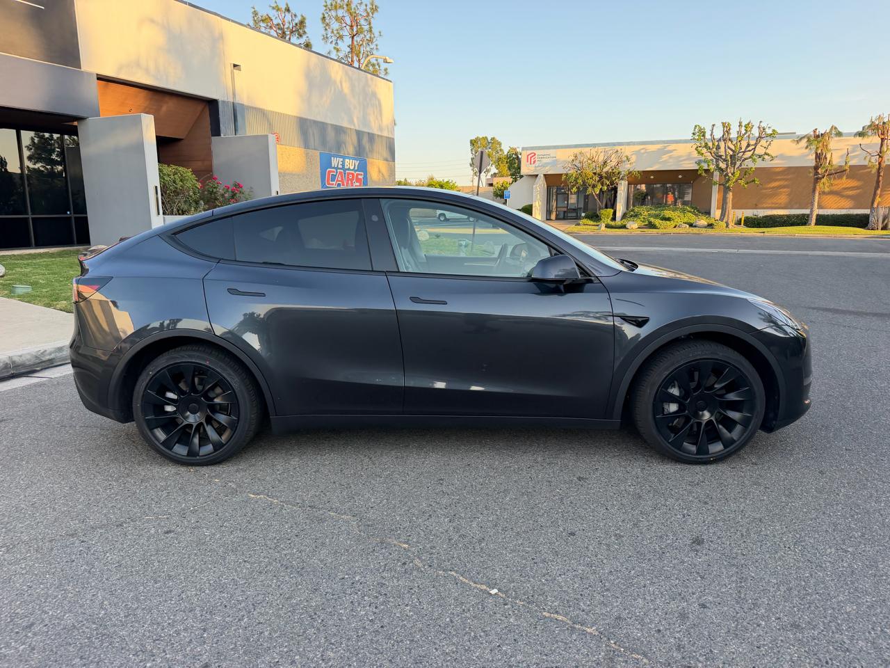 Tesla Model Y Long Range 2024