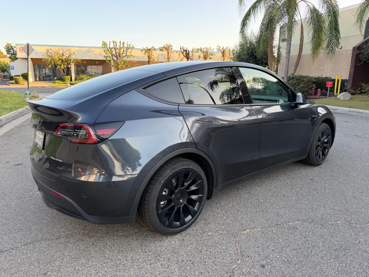 Tesla Model Y Long Range 2024